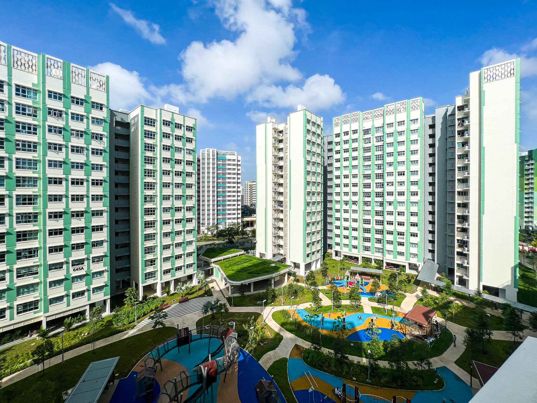 HDB TAMPINES GREENFOLIAGE